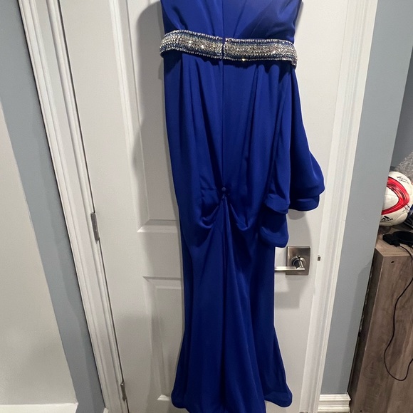 Jovani strapless evening dress size 6! - Picture 6 of 9